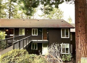 Building Photo - 2 bed/ 1 bath Condo!  With  Great Views!