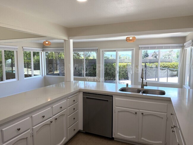 Building Photo - 12480 Escala Ln