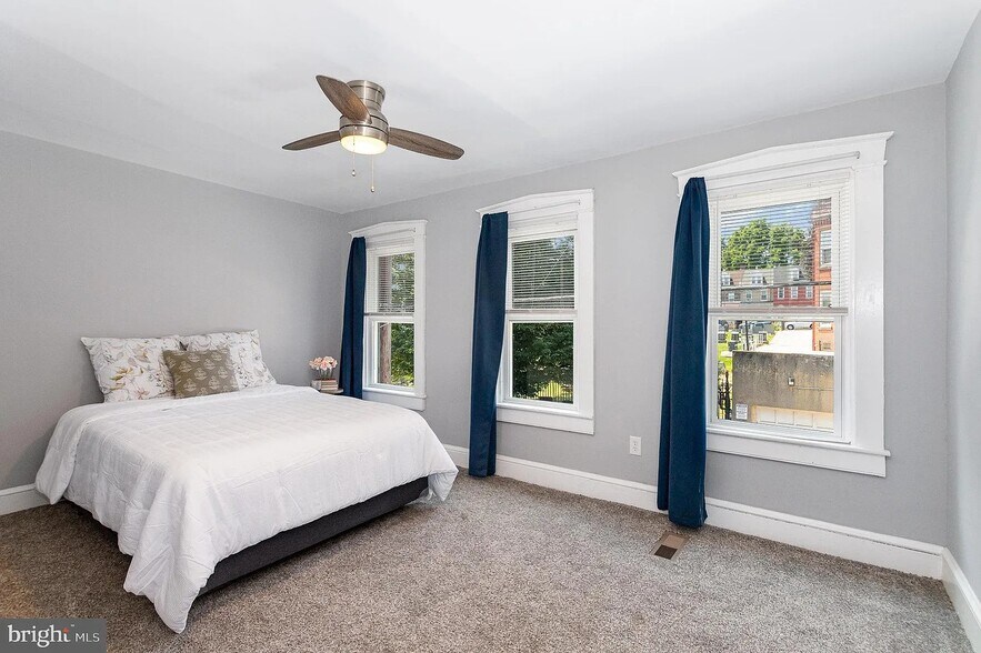 Building Photo - 442 Poplar St