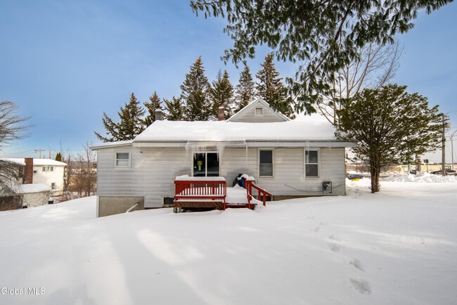 Building Photo - 6 Utica Ave