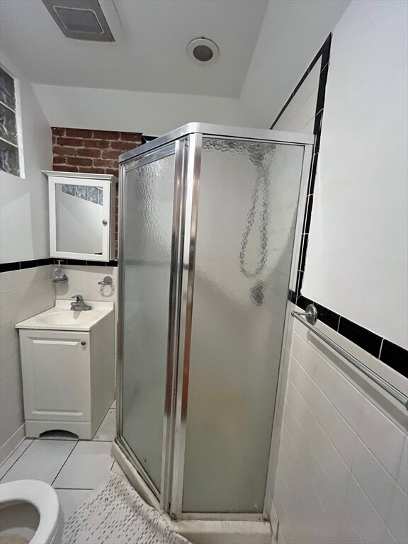 Building Photo - 915 Beacon St