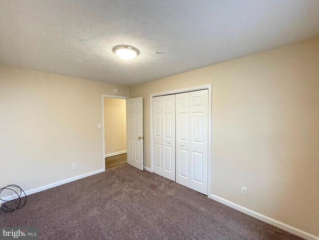 Building Photo - 20847 Sandstone St