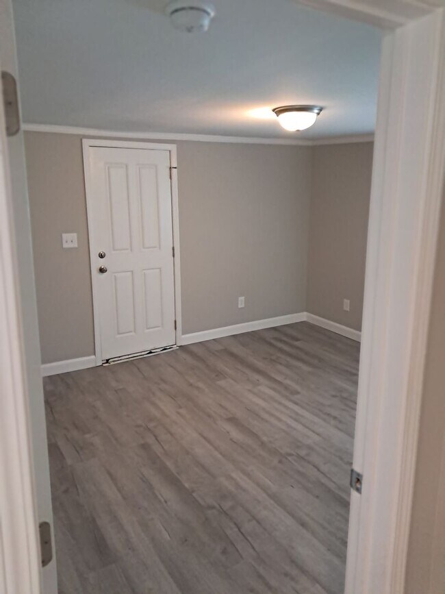 Building Photo - 909 Washington St