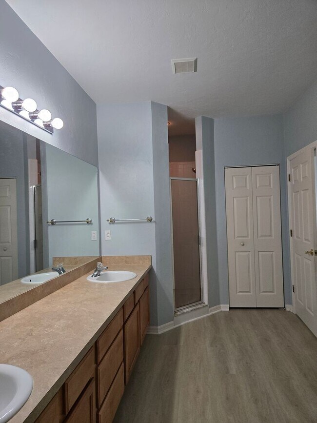 Building Photo - Beautiful & Spacious 3-Bedroom Home in Gated Community – 2-Car Garage!