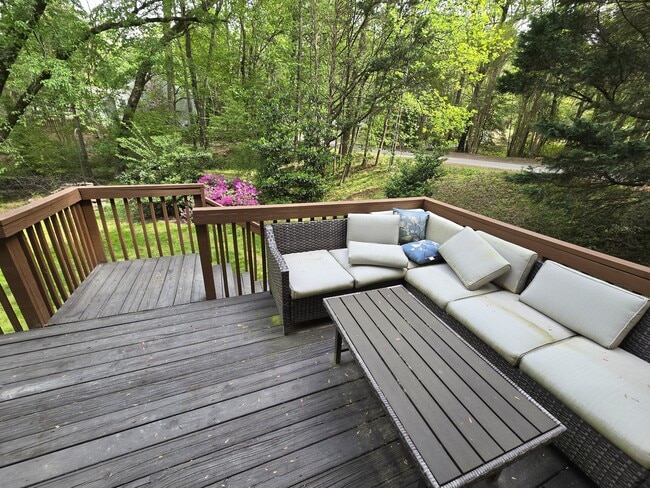 Building Photo - 1500 Oakland Hills Way