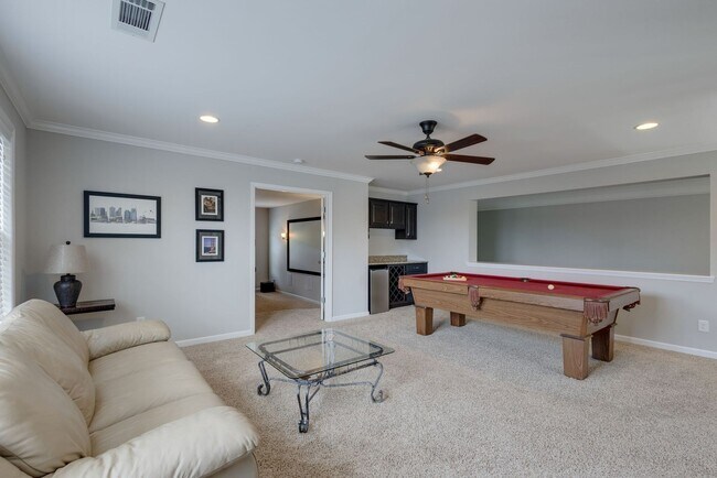 Building Photo - 5 Bedroom Home with Theater Room & 3-Car Garage in Franklin