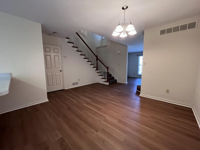 Building Photo - 4024 Palmetto Dr