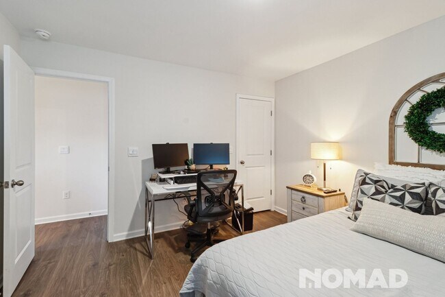 Building Photo - Spacious 4BR Single Family House with swim...