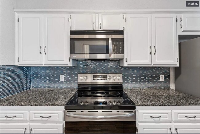 Building Photo - 4646 SE Caber Cir