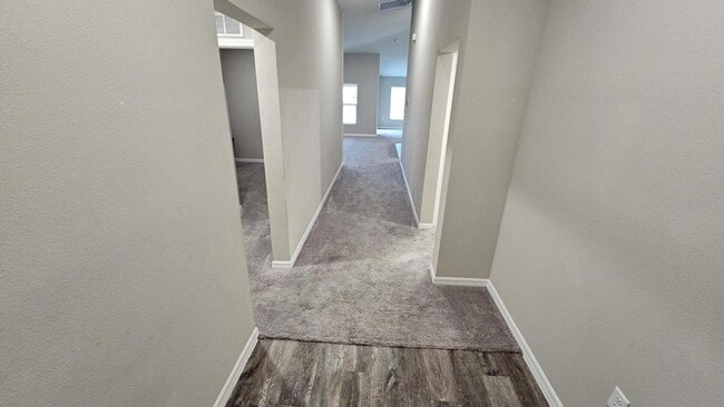 Building Photo - 1428 Axel Cir