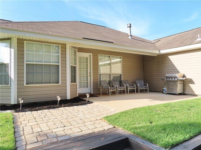 Building Photo - 9471 Homestead Dr S