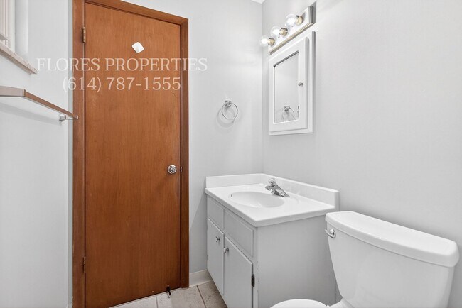 Building Photo - Newly Remodeled, Spacious House, 2 Car Garage