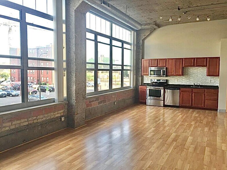 Virtually Staged - 521 S 7th St
