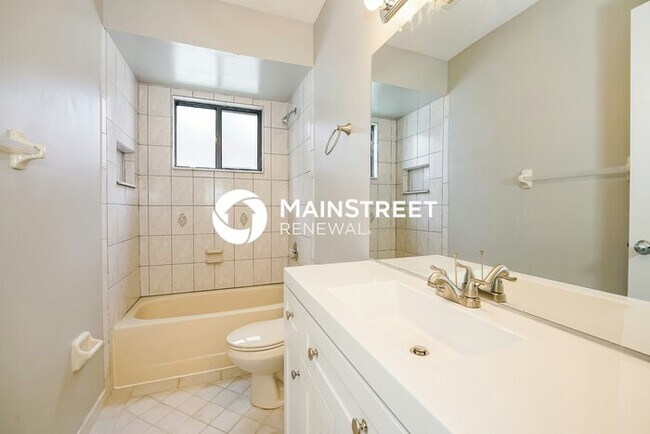Building Photo - 3 Bedroom Pet-Friendly Home in ORMOND BEACH, FL with Main Street Renewal