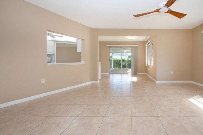 Building Photo - "Charming Sarasota Retreat: Spacious 3-Bed...