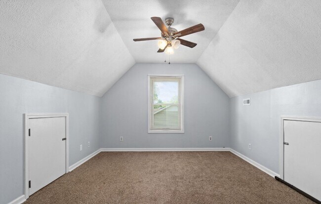 Building Photo - Three Bedroom Home for Rent with Two Bonus Areas!!!