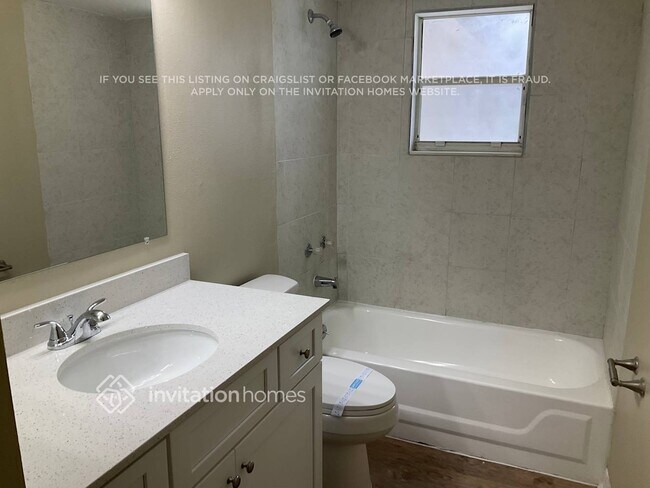 Building Photo - 1240 Sleepy Hollow Ln