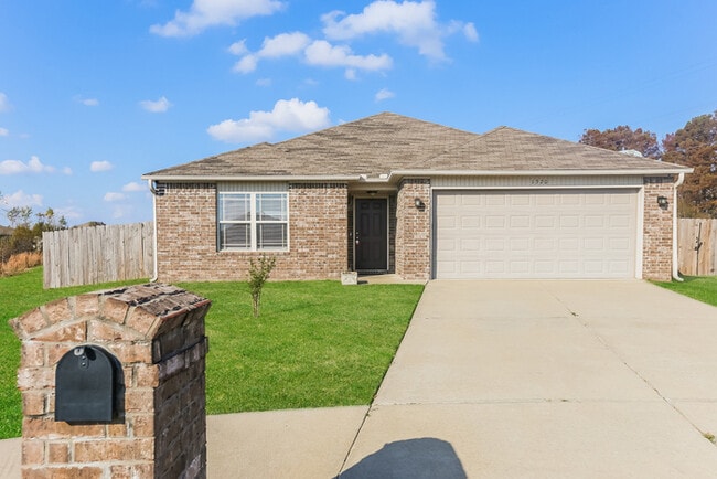 Building Photo - 1320 Canna Ct