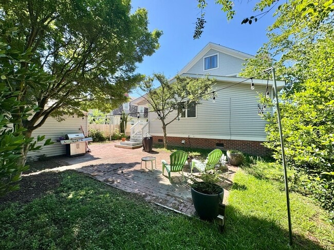 Building Photo - Charming 4-Bedroom Home in the Heart of Co...