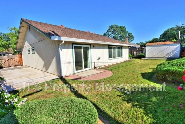 Building Photo - 6069 Kingwood Cir