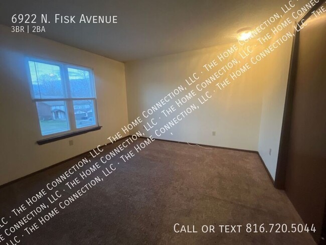 Building Photo - 6922 N Fisk Ave