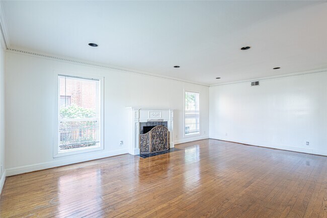 Building Photo - 3210 Oakdale St