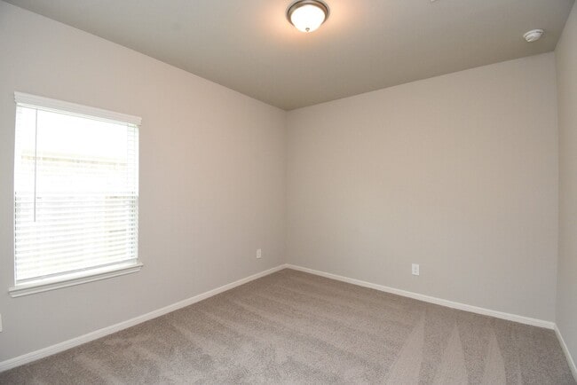Building Photo - 2128 Port Jackson Dr