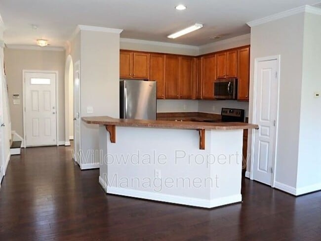 Building Photo - 308 Hamlet Park Dr