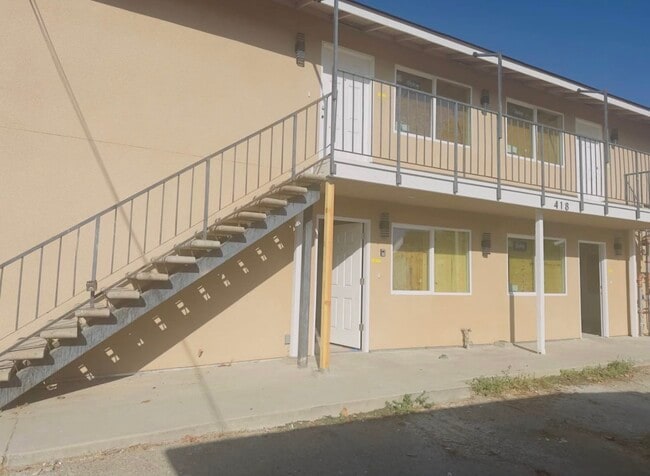 Building Photo - 418 S Backer Ave