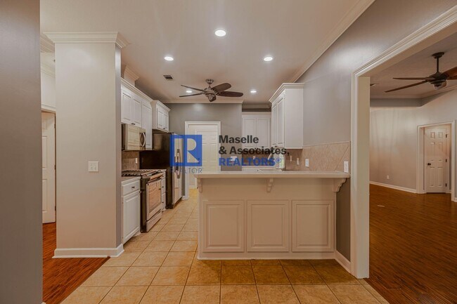Building Photo - 3 Bed/2 Bath Home in Bruenburg in Clinton
