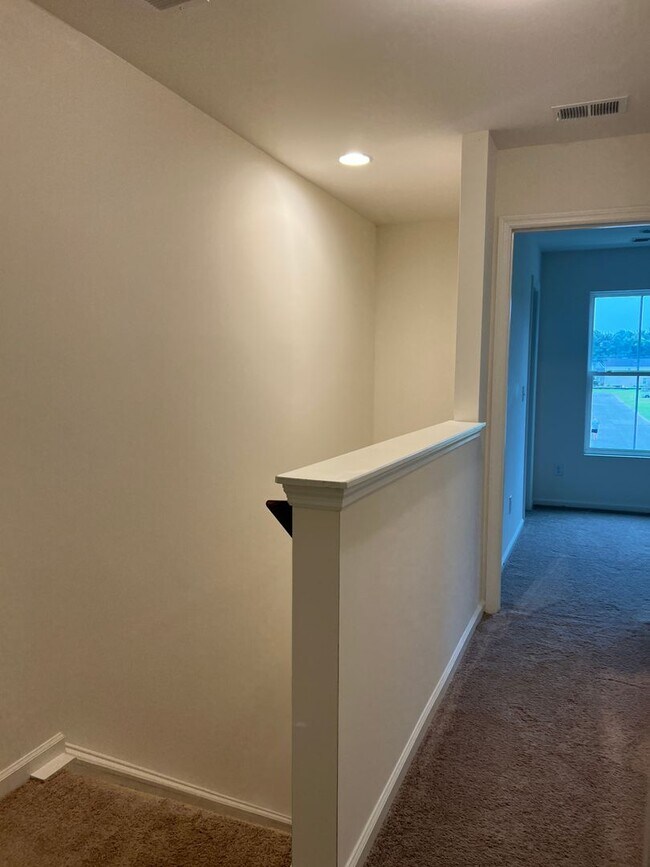 Building Photo - Coming Soon - Lovely 2 Bedroom 2.5 Bath To...