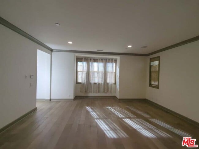 Building Photo - 16243 Cameo Ct