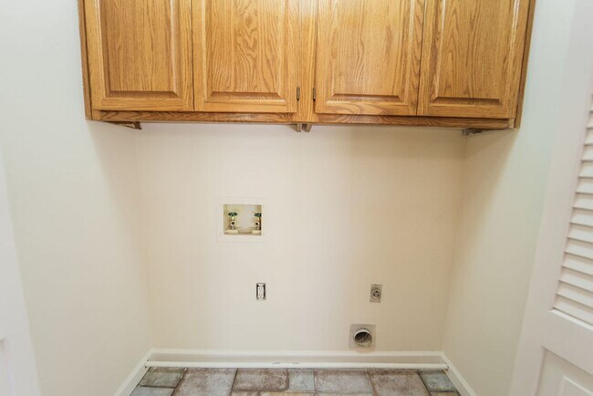 Building Photo - Charming 3 Bedroom, 2 Bathroom home! Call 501-922-9997 to set up a showing today!