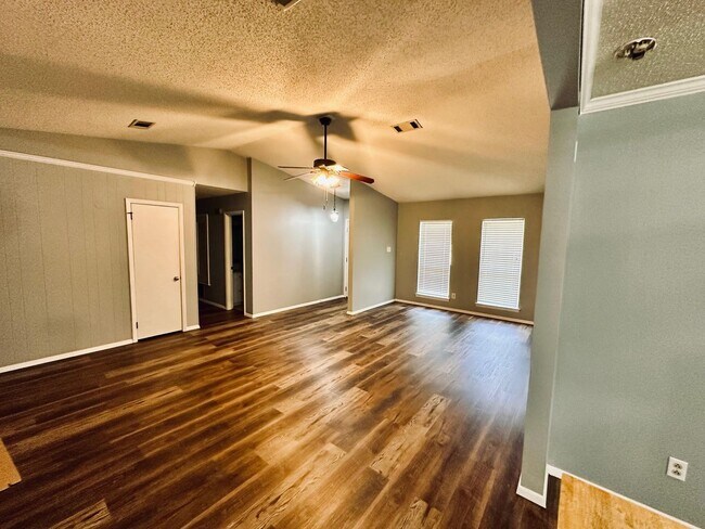 Building Photo - A Great Home in the Heart of Benton