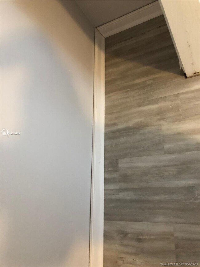 Building Photo - 2620 SW 32nd Ave