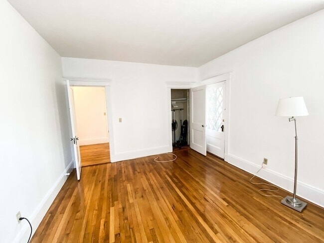 Building Photo - 15 Parkman St