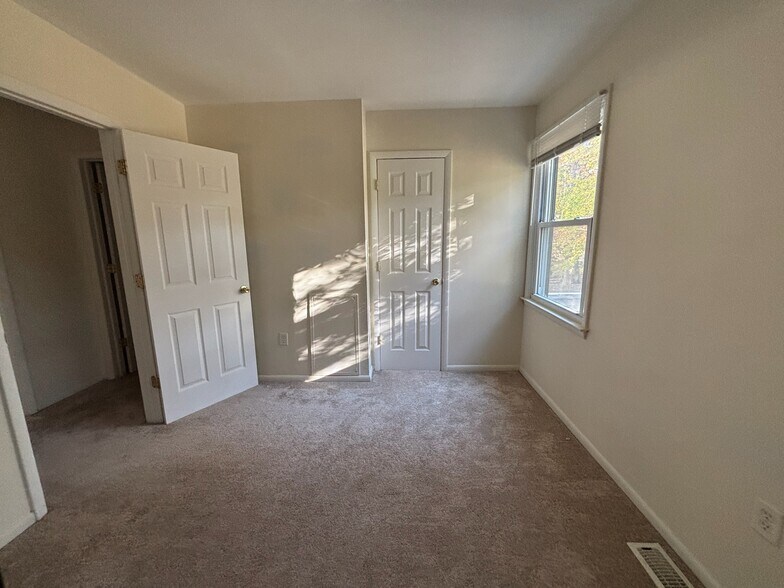 Bedroom 2 - 79 Tavistock Dr