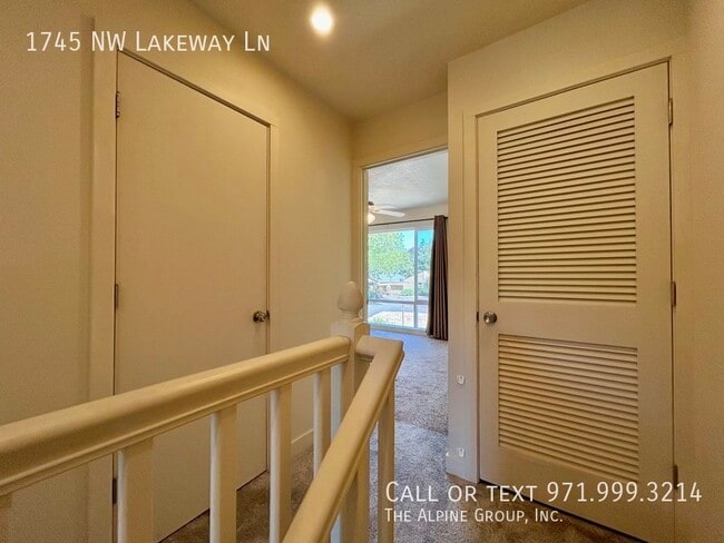 Building Photo - 1745 NW Lakeway Ln