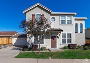 Building Photo - Beautiful Enclave updated unit!