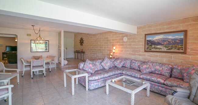 Building Photo - Lakeside Golf Course Retreat in Cathedral ...