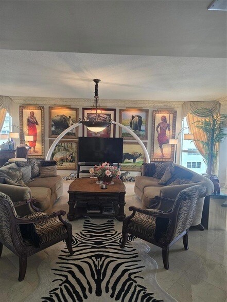 Building Photo - 3200 N Ocean Blvd