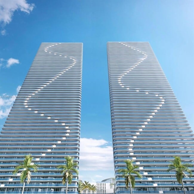 Building Photo - 700 NE 24th St