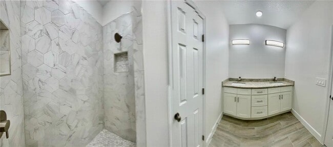 Building Photo - 10002 Massey St