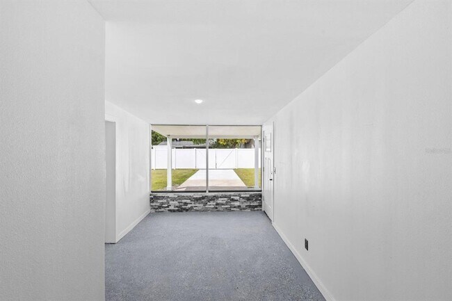 Building Photo - 715 40th Ave NE