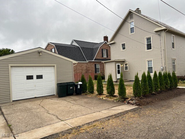 Building Photo - 130 3rd St NE