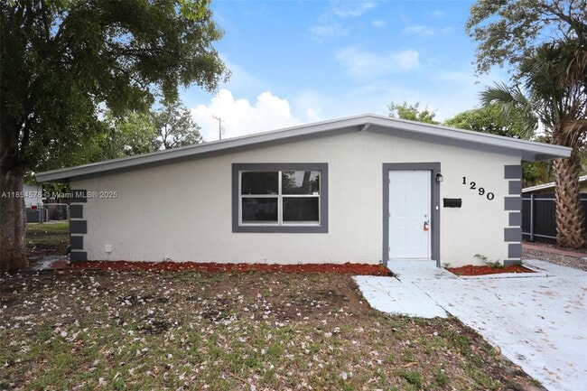 Primary Photo - 1290 SW 28th Ave