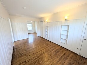 Building Photo - 2504 Kingston St