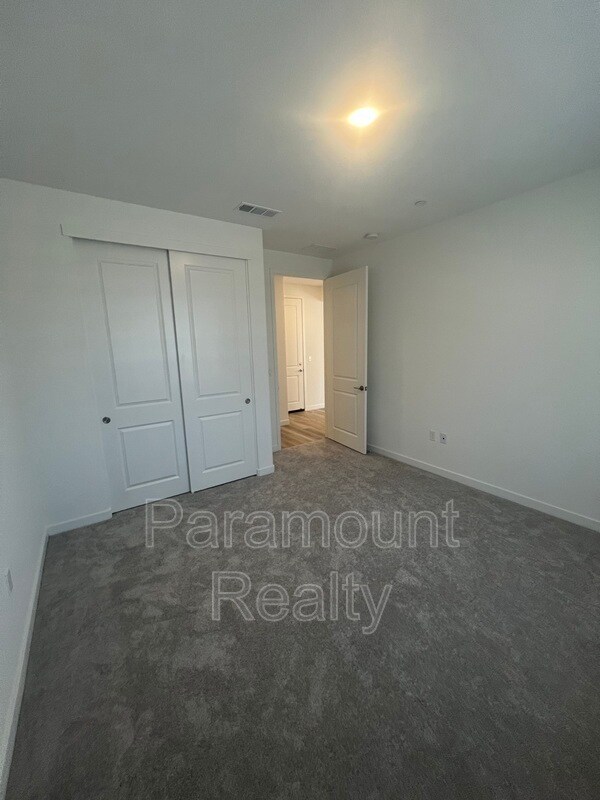 Building Photo - 1740 Lacey Ave
