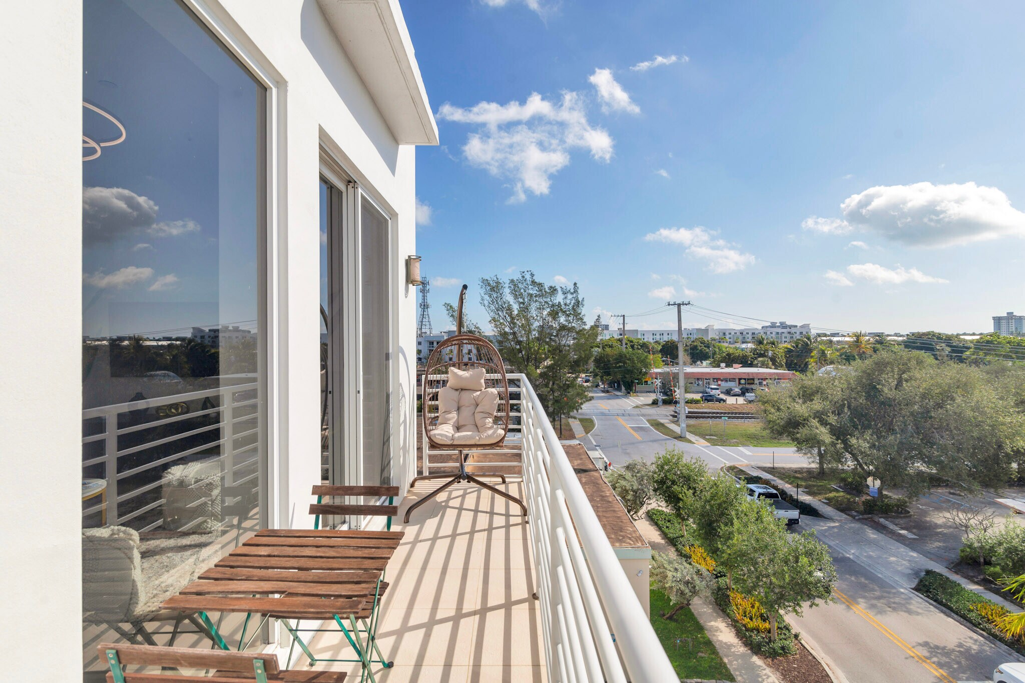 Building Photo - 111 SE 2nd St