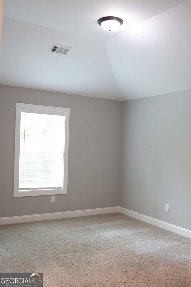 Building Photo - 135 Jessica Ct
